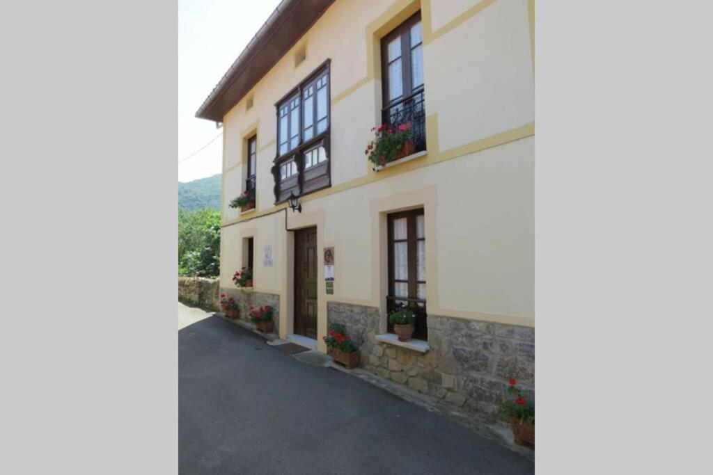 Casa Del Cuetu. Traditional Village House In Asturias Mere エクステリア 写真