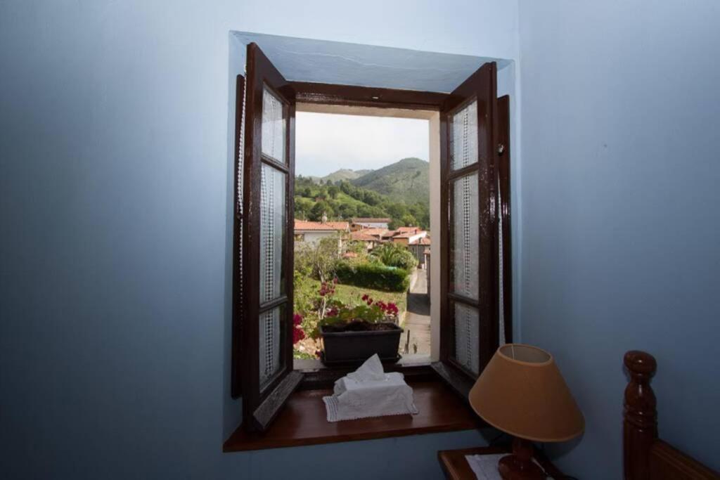 Casa Del Cuetu. Traditional Village House In Asturias Mere エクステリア 写真