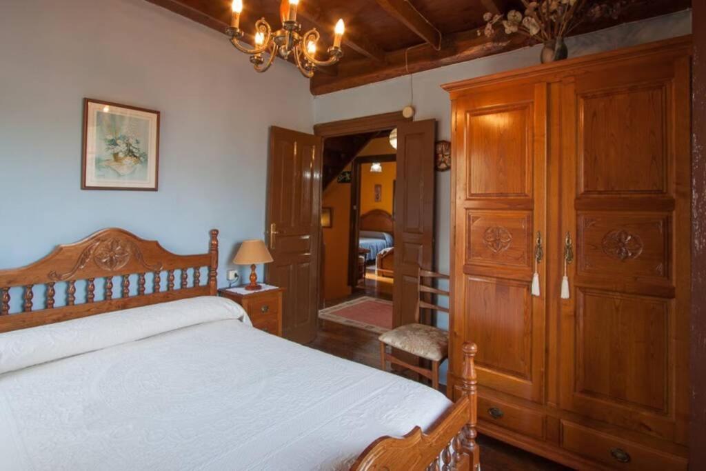 Casa Del Cuetu. Traditional Village House In Asturias Mere エクステリア 写真