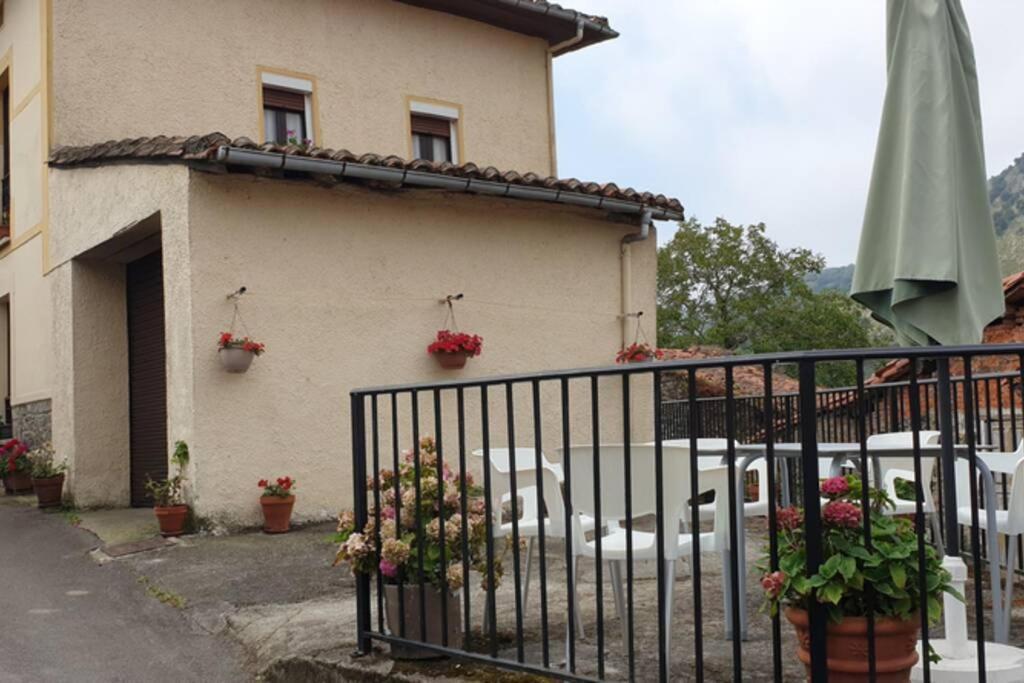 Casa Del Cuetu. Traditional Village House In Asturias Mere エクステリア 写真